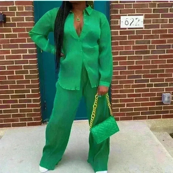 Casual Green 2 Piece Set - Picture 2 of 3